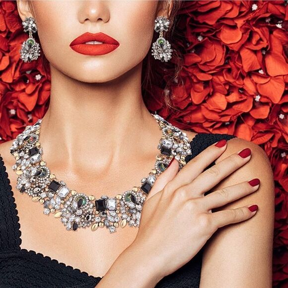 Yellow Gold with Black Onyx Austrian Crystal Chunky Necklace and Earrings Set - Picture 6 of 7